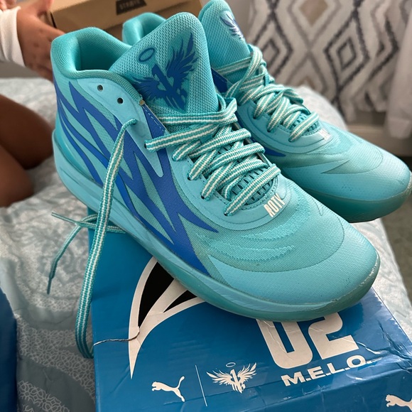 Men’s PUMA Melo Basketball Sneakers - Picture 5 of 6